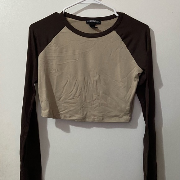 Brown raglan long sleeve crop top - Picture 2 of 3